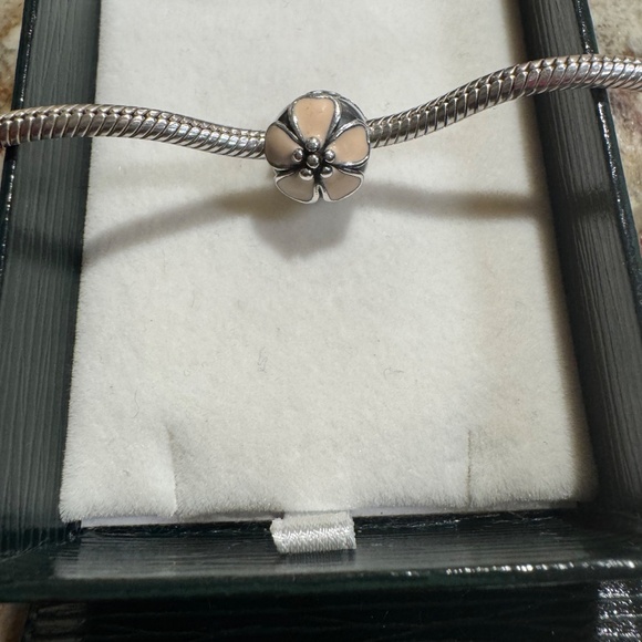 Pandora Hibiscus Clip Charm - Picture 3 of 6